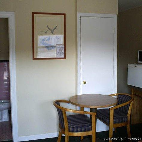 Crestview Inn Room photo
